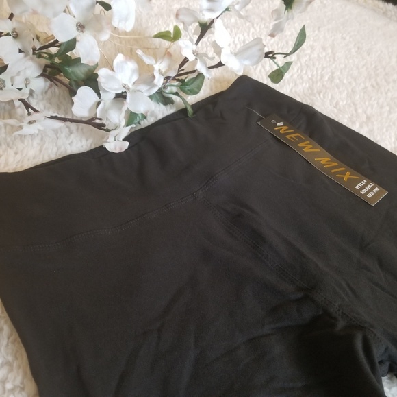 Plus Size Black Yoga Waist Buttery Soft Leggings - Picture 5 of 8